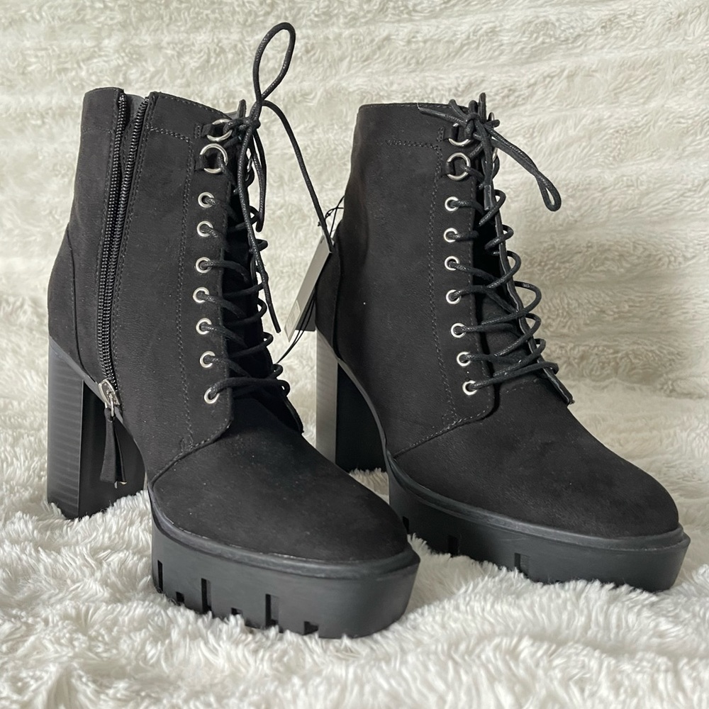 Black Booths Forever21 **NEW WITH TAGS**
